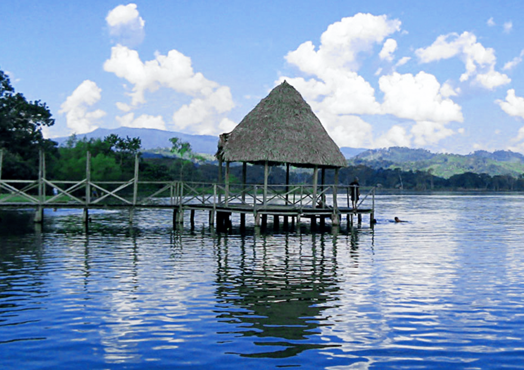 Albergue Turístico Laguna Azul